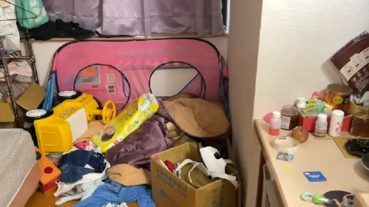 房內環境相當雜亂。(圖/記者李東陞翻攝)