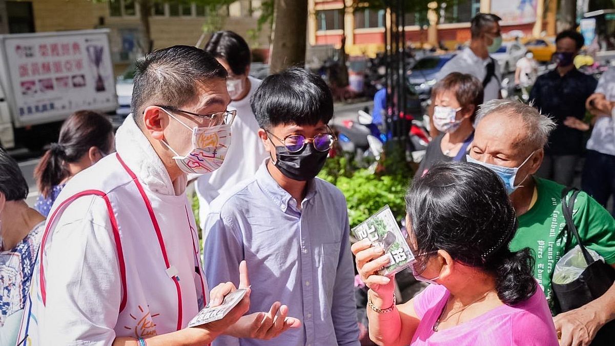 基隆市長參選人謝國樑宣揚18歲公民權活動。(取自謝國樑臉書) 基隆市長參選人謝國樑宣揚18歲公民權活動。(取自謝國樑臉書)