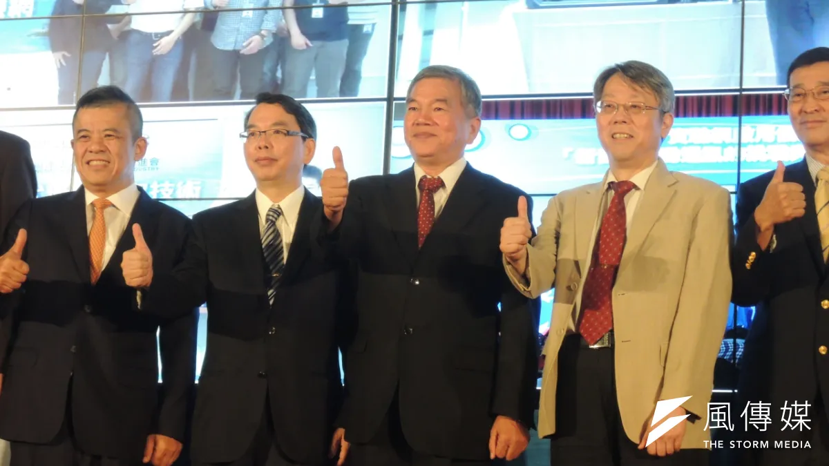 經濟部建構的「台灣4G+多模、多頻、多廠牌之類商用實驗網路」6日啟動。(葉瑜娟攝)