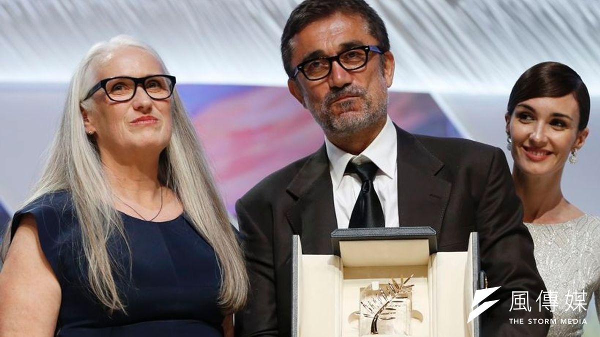 第67屆坎城影展閉幕,土耳其導演努瑞貝齊錫蘭(中)以《冬眠》摘下最高榮譽「金棕櫚獎」(美聯社) 第67屆坎城影展閉幕,土耳其導演努瑞貝齊錫蘭(中)以《冬眠》摘下最高榮譽「金棕櫚獎」(美聯社)