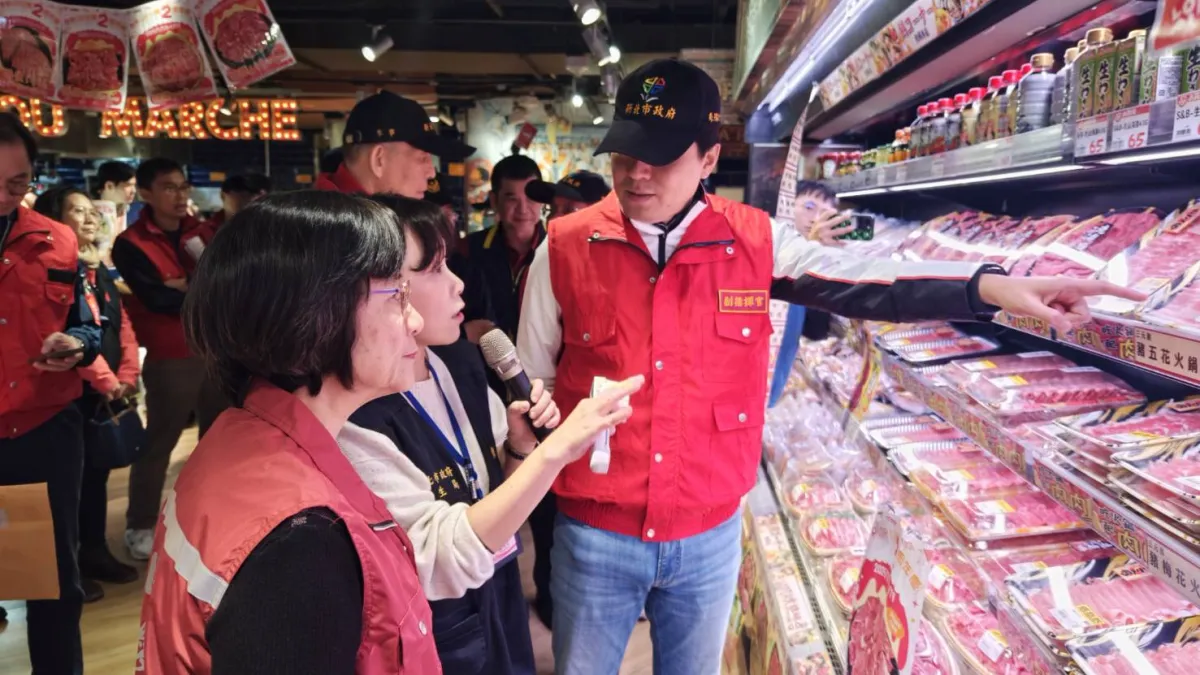 副市長朱惕之率公安小組至宏匯廣場進行公安、食安及電動車充電樁之聯合稽查,以維護消費者公共安全、食品安全。(圖/新北市消防局提供)