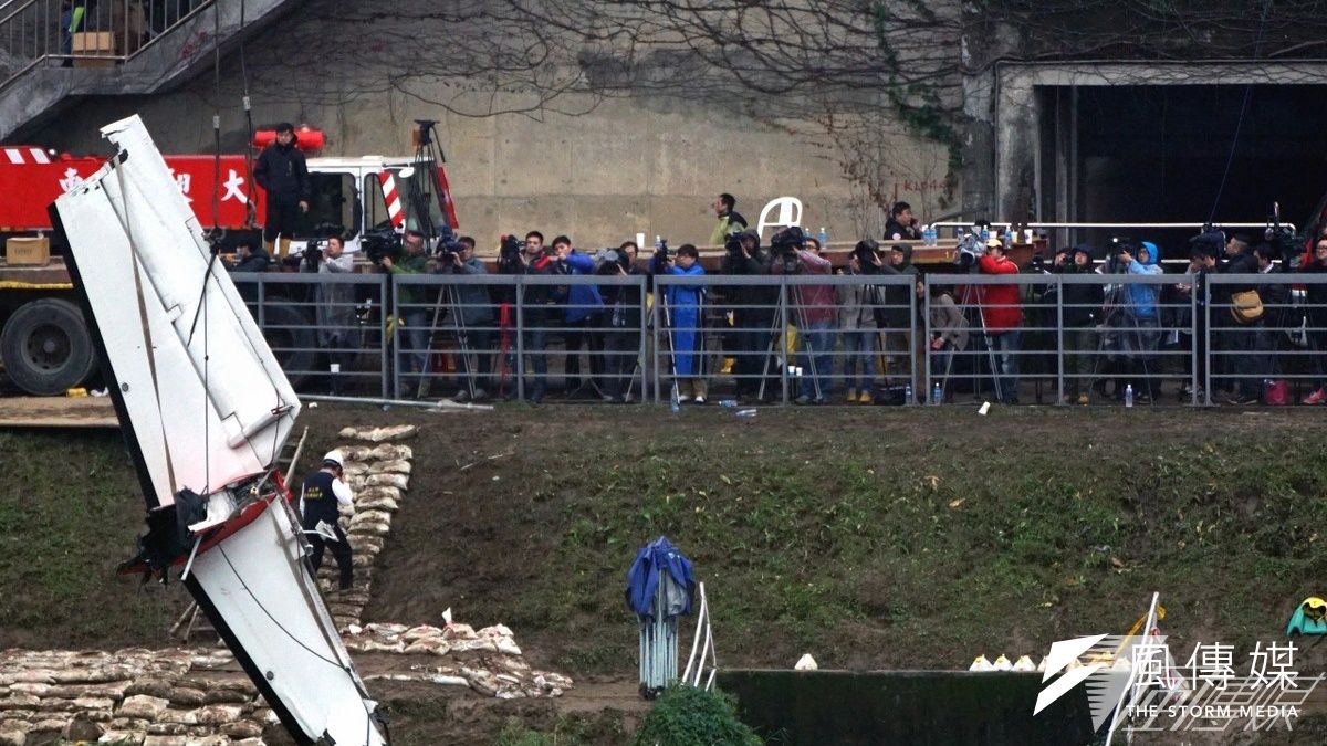 立委補選7日登場,但因昨日發生復興航空客機空難,國民黨宣布周五的選前之夜不舉行大型造勢活動。(蘇仲泓攝) 立委補選7日登場,但因昨日發生復興航空客機空難,國民黨宣布周五的選前之夜不舉行大型造勢活動。(蘇仲泓攝)