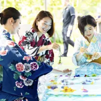 麻布台ヒルズは2026年8月8日から11日まで、館内の名店による限定グルメ屋台や体験型縁日、和太鼓演奏などを楽しめる「納涼祭り 2026」を開催する。(写真/麻布台ヒルズPR事務局提供) 麻布台ヒルズは2026年8月8日から11日まで、館内の名店による限定グルメ屋台や体験型縁日、和太鼓演奏などを楽しめる「納涼祭り 2026」を開催する。(写真/麻布台ヒルズPR事務局提供)