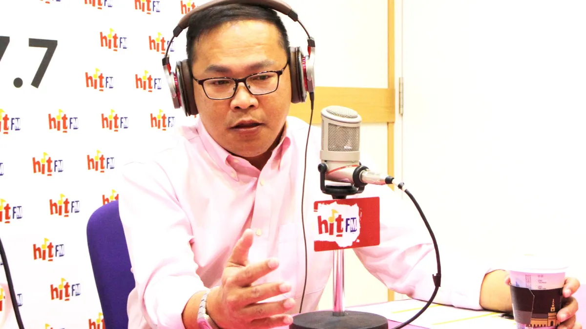 台中市前交通局長王義川投入立委補選,18日上午接受《蔻蔻早餐》專訪。(Hit Fm《蔻蔻早餐》製作單位提供)
