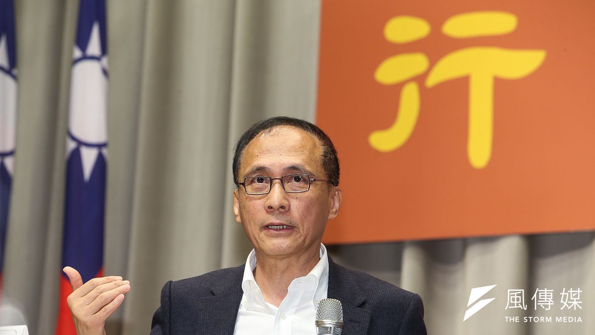 行政院長林全今天為此對外澄清,強調8825億元特別預算,馬政府時代已核定的計畫,僅佔整體預算的14.57%(1286.21億元),新興計畫7538.69億元占整體預算85.43%。(陳明仁攝) 行政院長林全今天為此對外澄清,強調8825億元特別預算,馬政府時代已核定的計畫,僅佔整體預算的14.57%(1286.21億元),新興計畫7538.69億元占整體預算85.43%。(陳明仁攝)