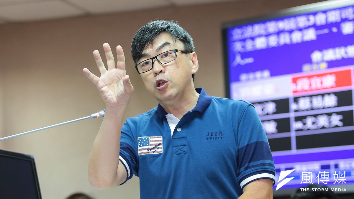 民進黨立委段宜康在臉書發文,且直接點名台北市長柯文哲,狂酸其兩岸政策,並寫:「不想當一家人都不行嗎?」。(資料照,顏麟宇攝) 民進黨立委段宜康在臉書發文,且直接點名台北市長柯文哲,狂酸其兩岸政策,並寫:「不想當一家人都不行嗎?」。(資料照,顏麟宇攝)