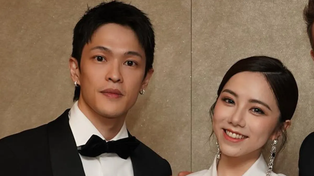 鄧紫棋(右)爆出已與交往8年的男友Mark Ngai(魏俊傑,左)在紐約低調完婚,雖然公司尚未證實婚訊,但男方身分與家世再度引發討論,Mark不僅是造型師,外公更是關之琳第一任丈夫王國旌,母親曾經營名人餐廳,妹妹也是香港明星。(圖/翻攝自魏俊傑IG@markjoonjie)