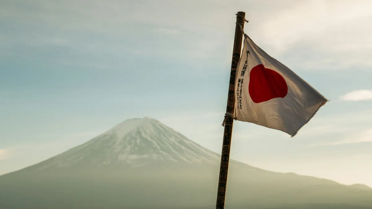 日本政府已公布調高外國人在留相關手續費方向,新制度預計自2026年10月起實施。(圖/取自unsplash)