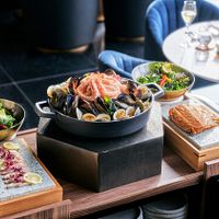 フェアモント東京が最上階での優雅なサンデーブランチと、東京タワーを望む絶景ビアテラスを開始。(写真/フェアモント東京提供) フェアモント東京が最上階での優雅なサンデーブランチと、東京タワーを望む絶景ビアテラスを開始。(写真/フェアモント東京提供)