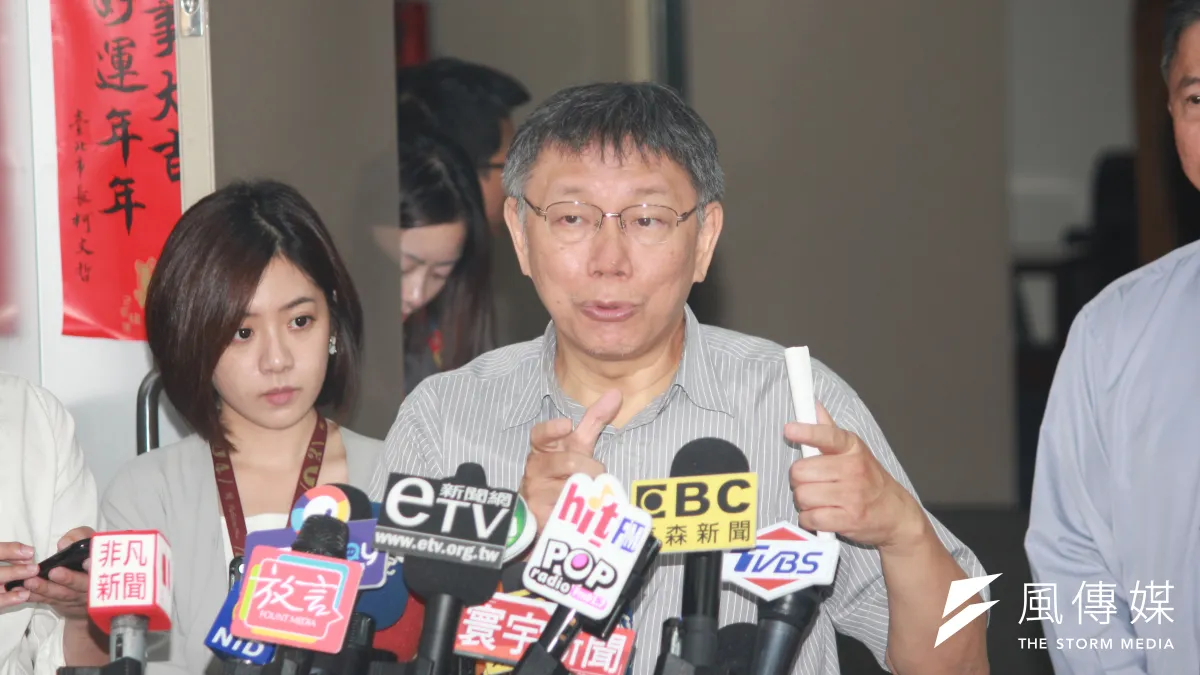 台北市長柯文哲(見圖)2日上午受訪時表示,反送中抗爭繼續下去,難免會擦槍走火。此話一出卻遭受批評。(資料照,方炳超攝)