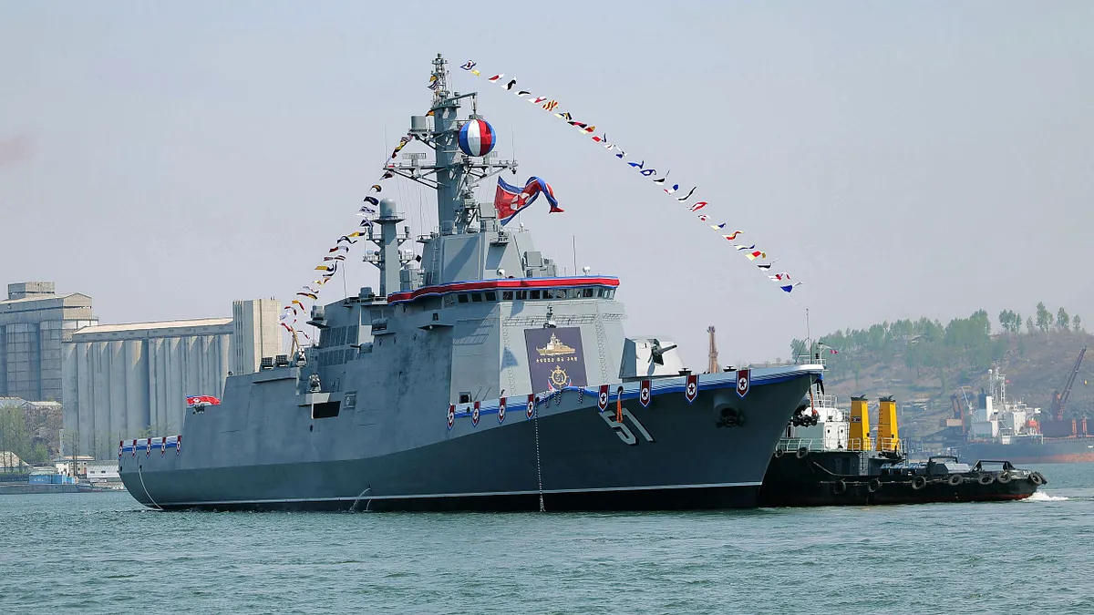 北韓最新驅逐艦「崔賢級」一號艦下水。(美聯社)