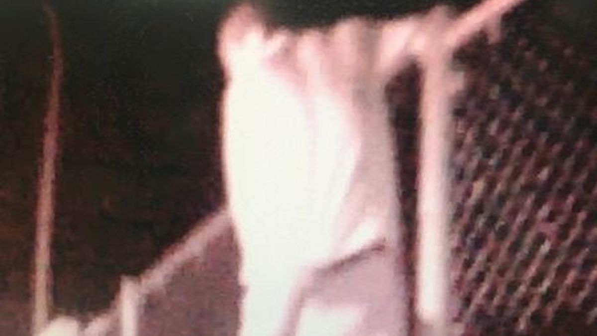 6旬翁欲跳橋輕生 警千鈞一髮攀圍籬搶救 6旬翁欲跳橋輕生 警千鈞一髮攀圍籬搶救