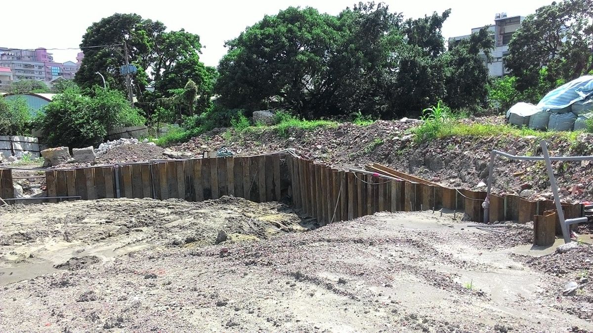 三民區中都段現場(圖/高雄市環保局提供) 三民區中都段現場(圖/高雄市環保局提供)