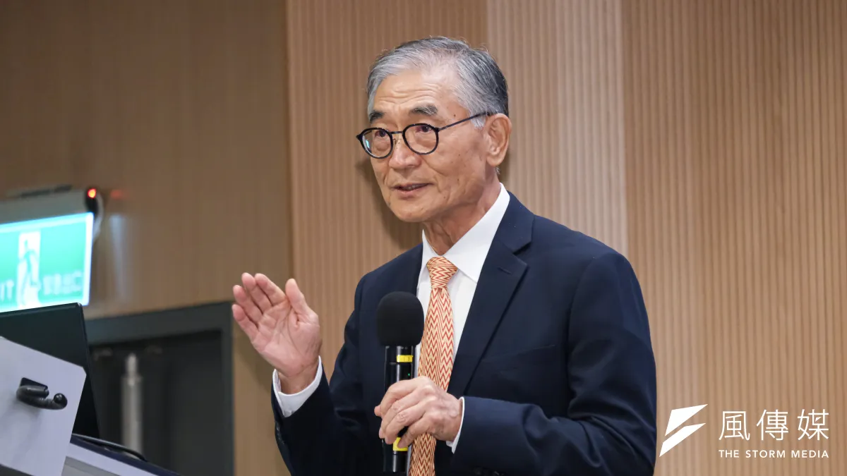 台灣金融研訓院12日舉行「承志與創新 侯金英董事長紀念論壇」,遠東國際商業銀行董事長周添財擔任引言嘉賓。(劉偉宏攝)