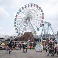 最近、花蓮の遠雄海洋公園で開催された「人魚ショー」が人気を集め、多くの観光客を魅了している。(写真/顔麟宇撮影) 最近、花蓮の遠雄海洋公園で開催された「人魚ショー」が人気を集め、多くの観光客を魅了している。(写真/顔麟宇撮影)