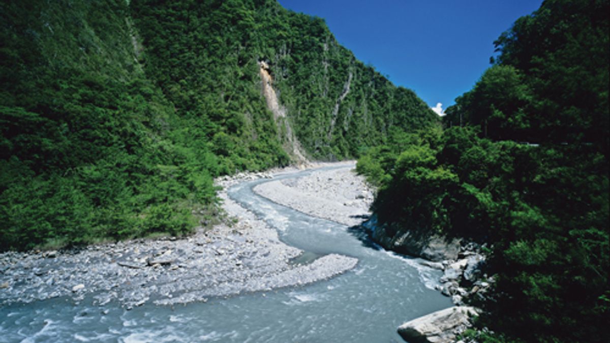 卑南溪(由中華民國交通部觀光局提供,黃銘仲攝) 卑南溪(由中華民國交通部觀光局提供,黃銘仲攝)