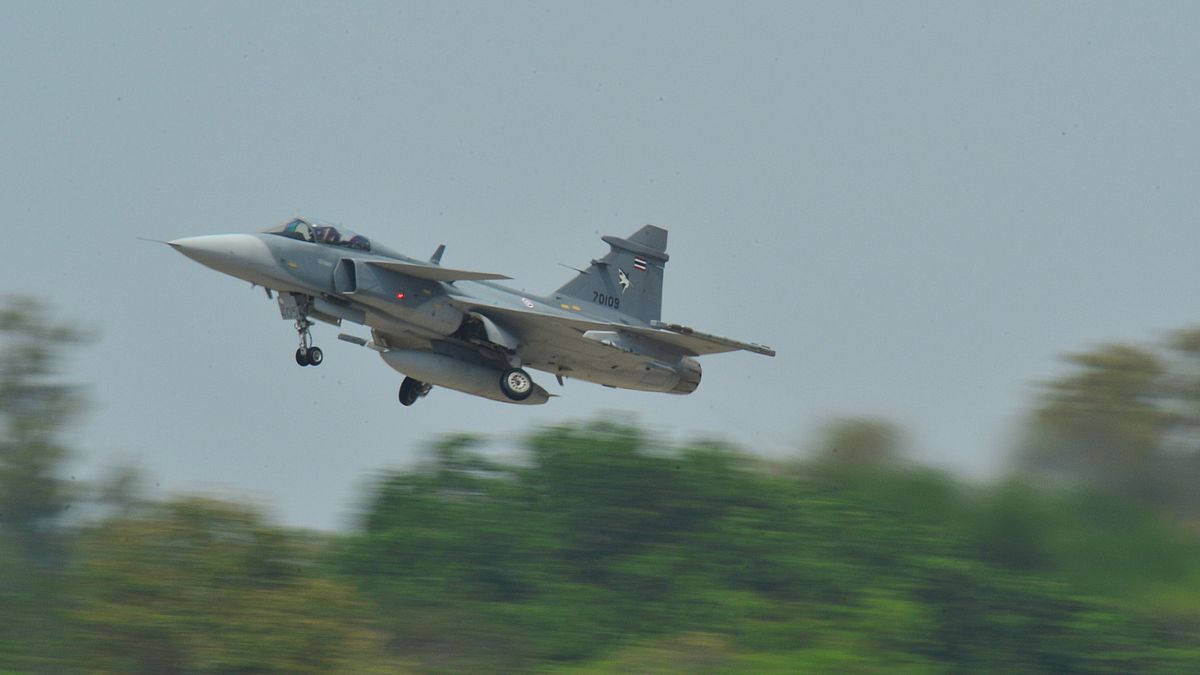 一魚兩吃?瑞典紳寶有意在加拿大組裝烏克蘭獅鷲戰機,引誘楓葉國「回心轉意」放手美規F-35