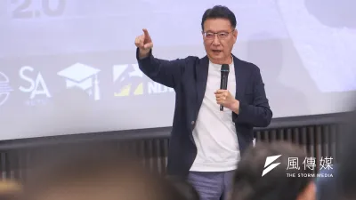 影響2024年大選的一關鍵票源,國民黨由副總統候選人、「政治金童」趙少康(見圖)出馬互動。(顏麟宇攝)
