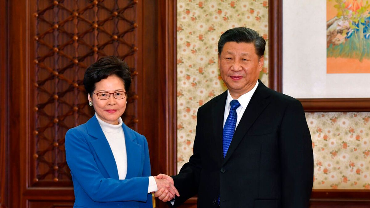 林鄭月娥與習近平在北京會面。(美聯社) 林鄭月娥與習近平在北京會面。(美聯社)