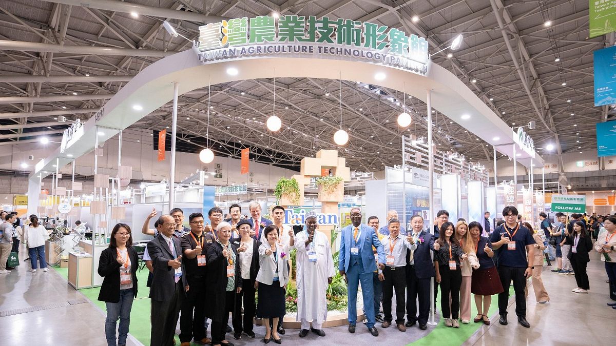 「臺灣農業技術形象館」,邀集亞中實業、鍠麟機械及台一農業科技等20家我國優質科技農企業共同參加展出。 (圖/農業部提供) 「臺灣農業技術形象館」,邀集亞中實業、鍠麟機械及台一農業科技等20家我國優質科技農企業共同參加展出。 (圖/農業部提供)