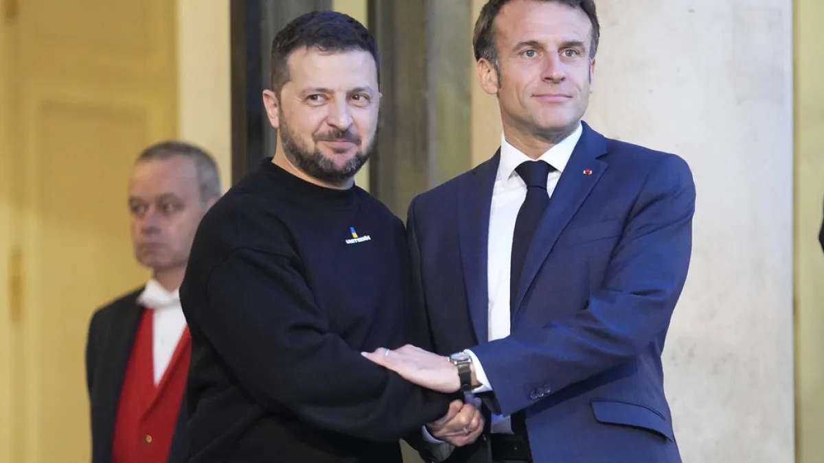 2023年5月14日,烏克蘭總統哲連斯基(Volodymyr Zelenskyy)抵達巴黎,會見法國總統馬克宏(Emmanuel Macron)。(AP)