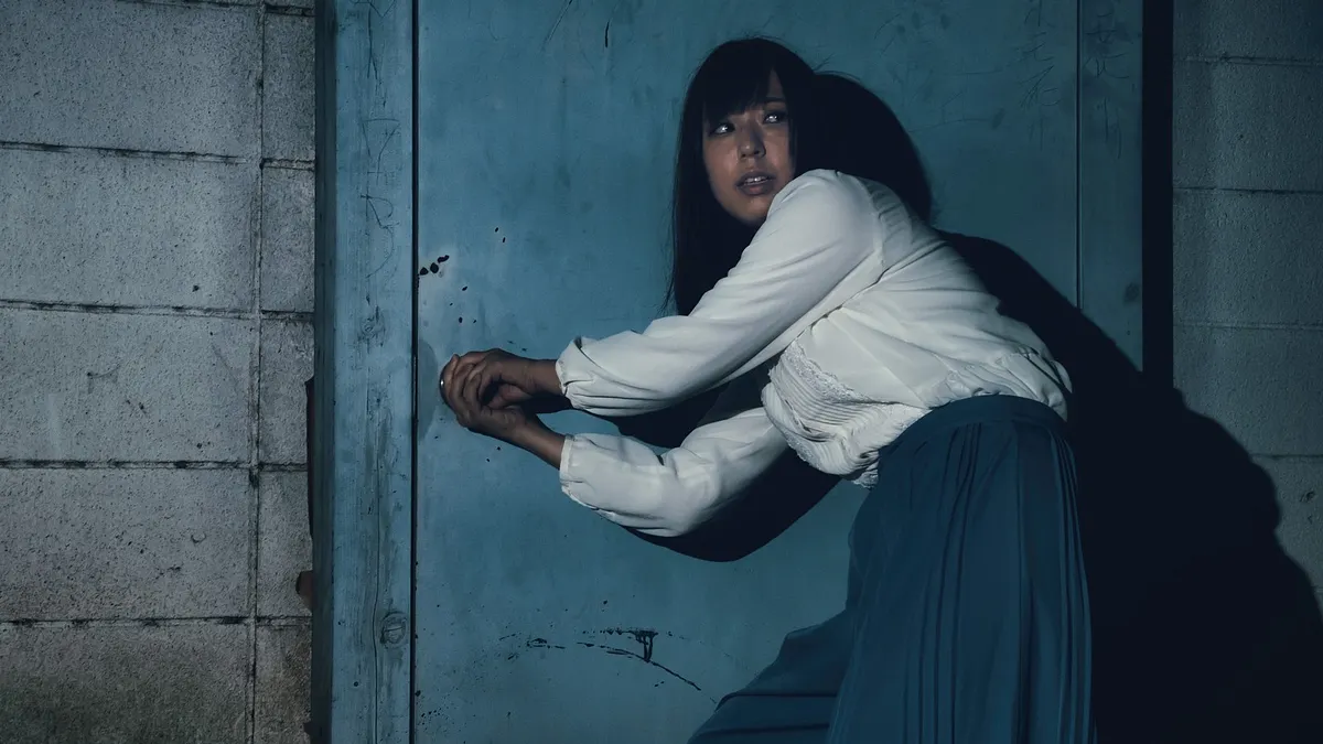 當恐怖情人還愛著你,就會一直存在無論如何都要在一起的執念,這時你可能會無意中踩到他的雷、遇到危機。(示意圖非本人/すしぱく@pakutaso)