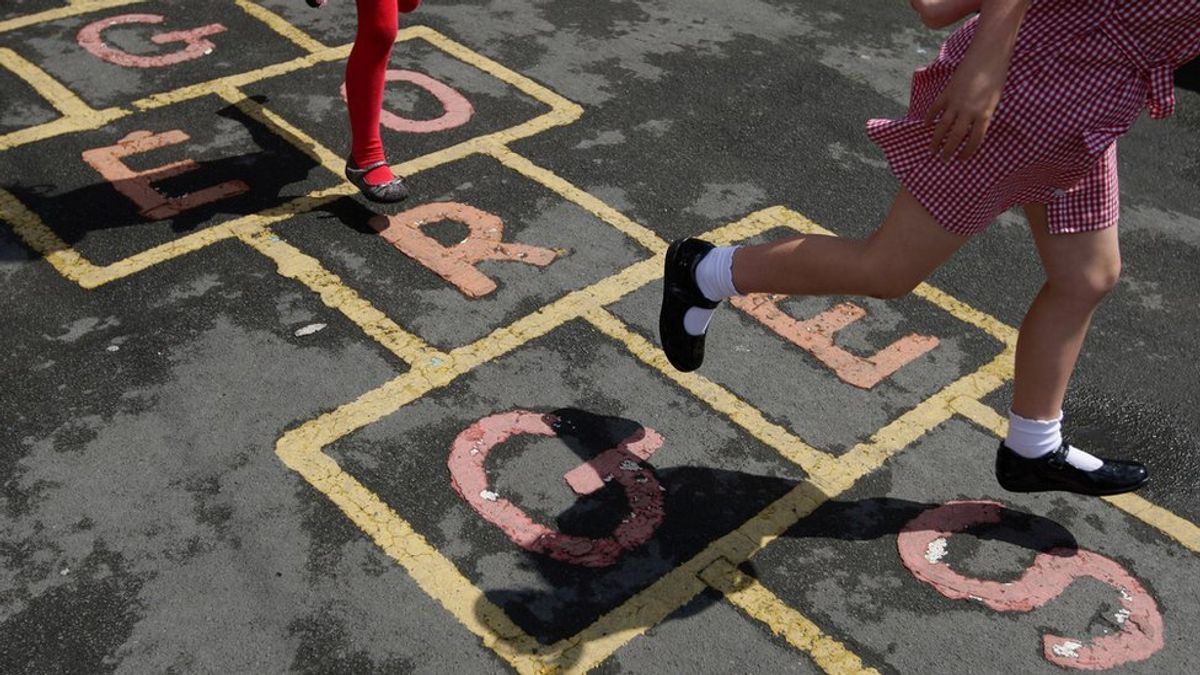 英國執政保守黨推動的教育改革希望讓更多普通家庭的學生考入文法學校。(BBC中文網) 英國執政保守黨推動的教育改革希望讓更多普通家庭的學生考入文法學校。(BBC中文網)