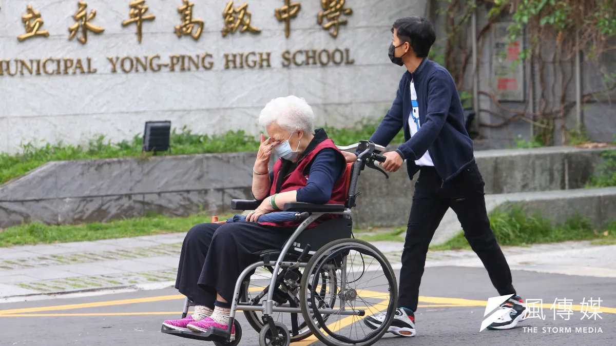 作者認為,若遇照服員的違規違法情事,政府應建立專責的調查機制,並提供機構必要行政與法律支援。(資料照,顏麟宇攝)