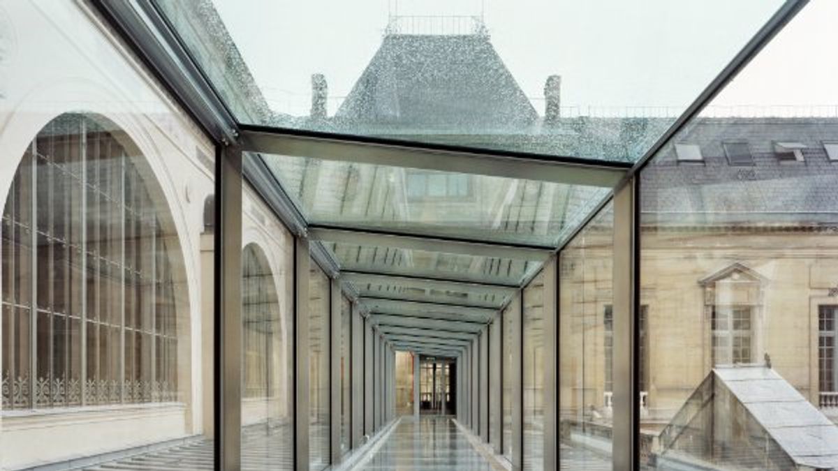 穿透的玻璃媒材營造輕盈氛圍感受,不只巧妙引入自然光源,同時為傳統建築注入現代新意。(圖/Marchand Meffre,MOT TIMES明日誌提供) 穿透的玻璃媒材營造輕盈氛圍感受,不只巧妙引入自然光源,同時為傳統建築注入現代新意。(圖/Marchand Meffre,MOT TIMES明日誌提供)