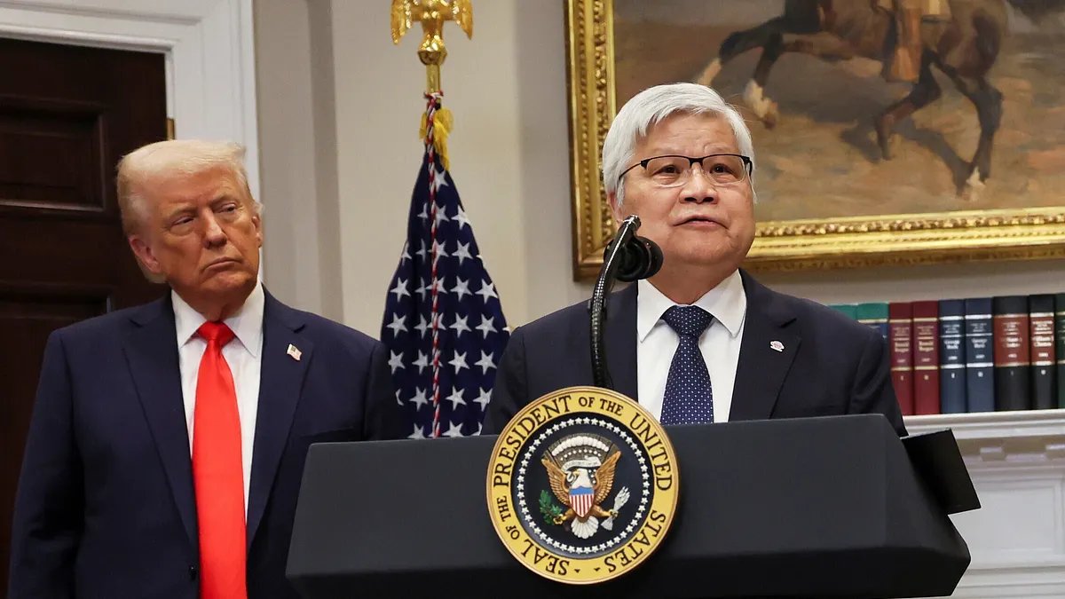 台経院産経データベース総監でAPIAA理事の劉佩真氏は、インテルは長年TSMCの重要顧客であり続けているものの、あくまでパートナーとは異なる立場にあると分析している。もしTSMCが救済に踏み切れば、企業としての独立性に深刻な影響を及ぼし、将来的には株主にその合理性を説明することが難しくなる可能性があるとしている。(画像/AP) 台経院産経データベース総監でAPIAA理事の劉佩真氏は、インテルは長年TSMCの重要顧客であり続けているものの、あくまでパートナーとは異なる立場にあると分析している。もしTSMCが救済に踏み切れば、企業としての独立性に深刻な影響を及ぼし、将来的には株主にその合理性を説明することが難しくなる可能性があるとしている。(画像/AP)