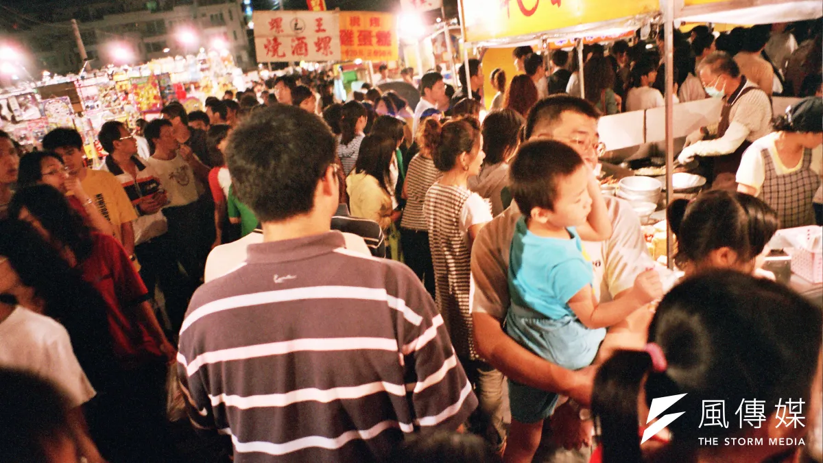 國際旅客來台人次12日破千萬達標,交通部政務次長王國材表示,台灣觀光客組成正徹底『質變』,開發多元市場是來台旅客再破千萬的主因。(圖/台南花園夜市-Elsie Lin@flicker)