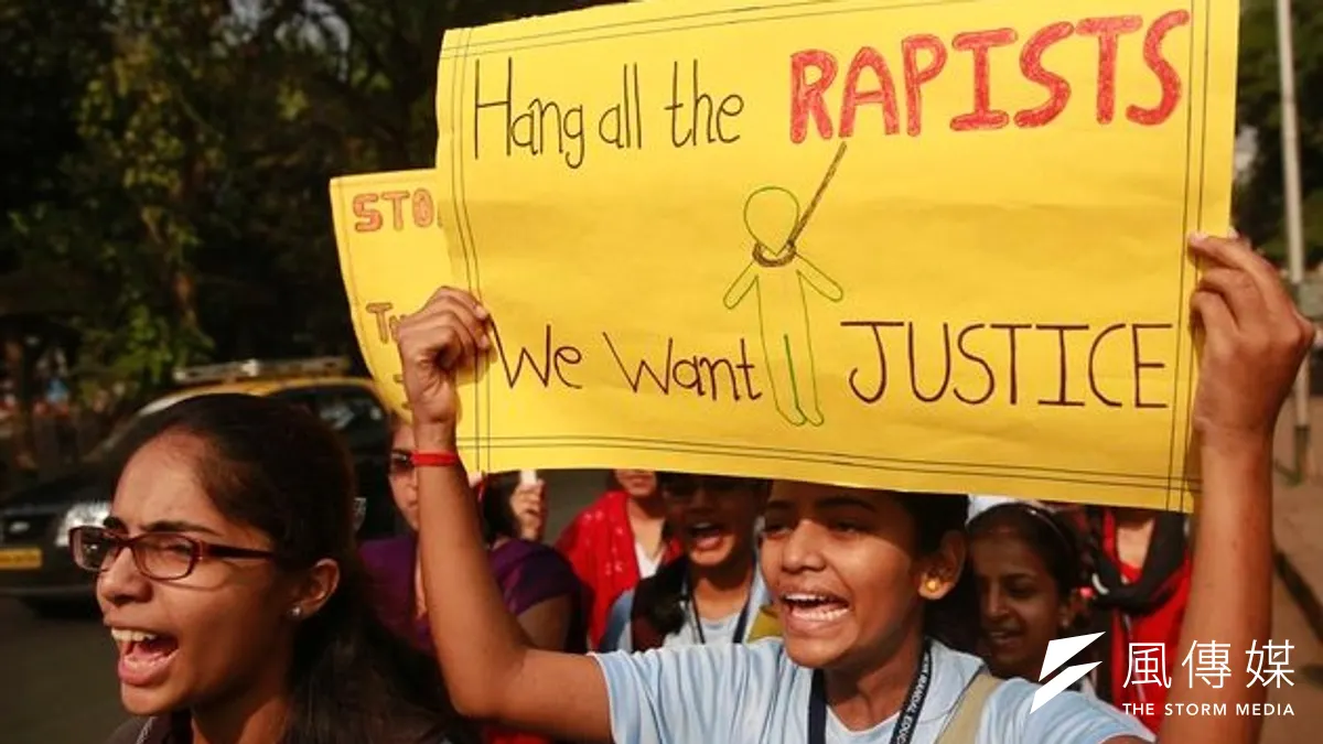 印度優步司機本月初傳出性侵女乘客,印度女性上街怒吼爭權益。如今美國波士頓也傳出類似案例。(美聯社) 印度優步司機本月初傳出性侵女乘客,印度女性上街怒吼爭權益。如今美國波士頓也傳出類似案例。(美聯社)