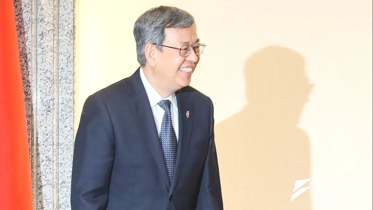 《中廣》董事長趙少康呼籲,中研院應勇敢拒絕借調行政院長陳建仁(見圖)。(柯承惠攝)