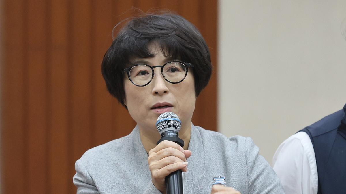 台灣本島僅台東縣11日沒停班課 饒慶鈴臉書被灌爆:縣長來飛熱氣球啊