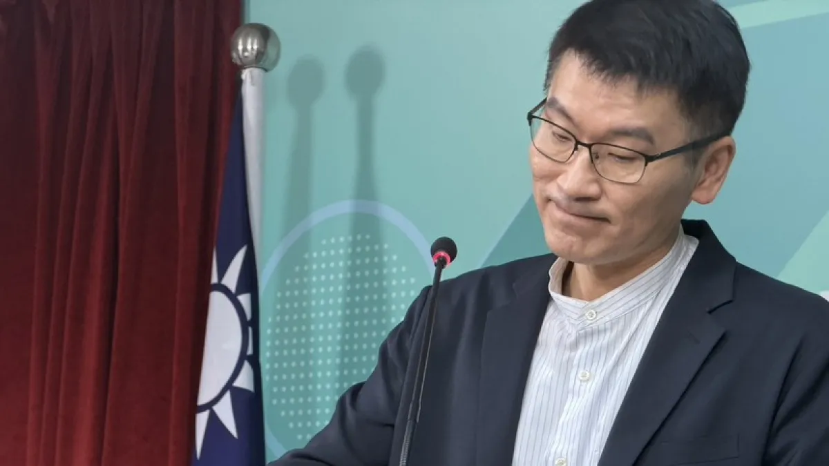 陸委會副主委兼發言人梁文傑不體恤農民,反倒要查處為農產品行銷大陸的台東縣長饒慶鈴。(中央社)