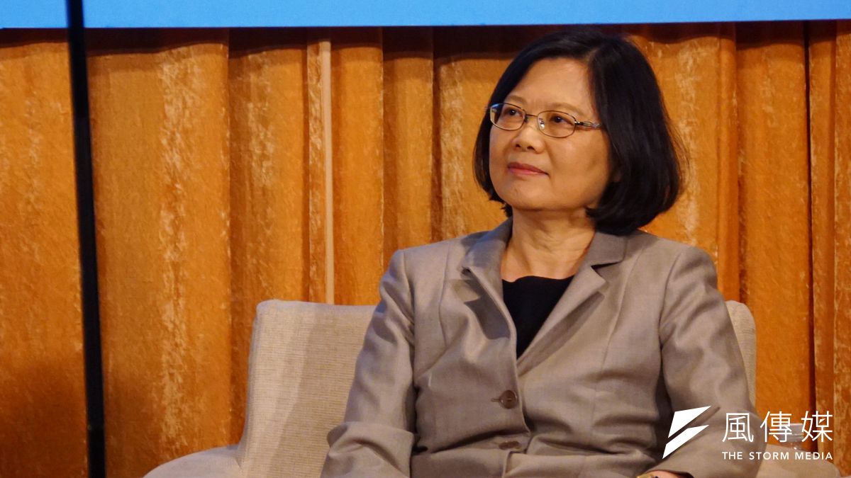 總統蔡英文22日中午特別找來黨內各派系主要立委「便當會」疏通,盼讓行政團隊「好好做事」。(資料照,盧逸峰攝) 總統蔡英文22日中午特別找來黨內各派系主要立委「便當會」疏通,盼讓行政團隊「好好做事」。(資料照,盧逸峰攝)