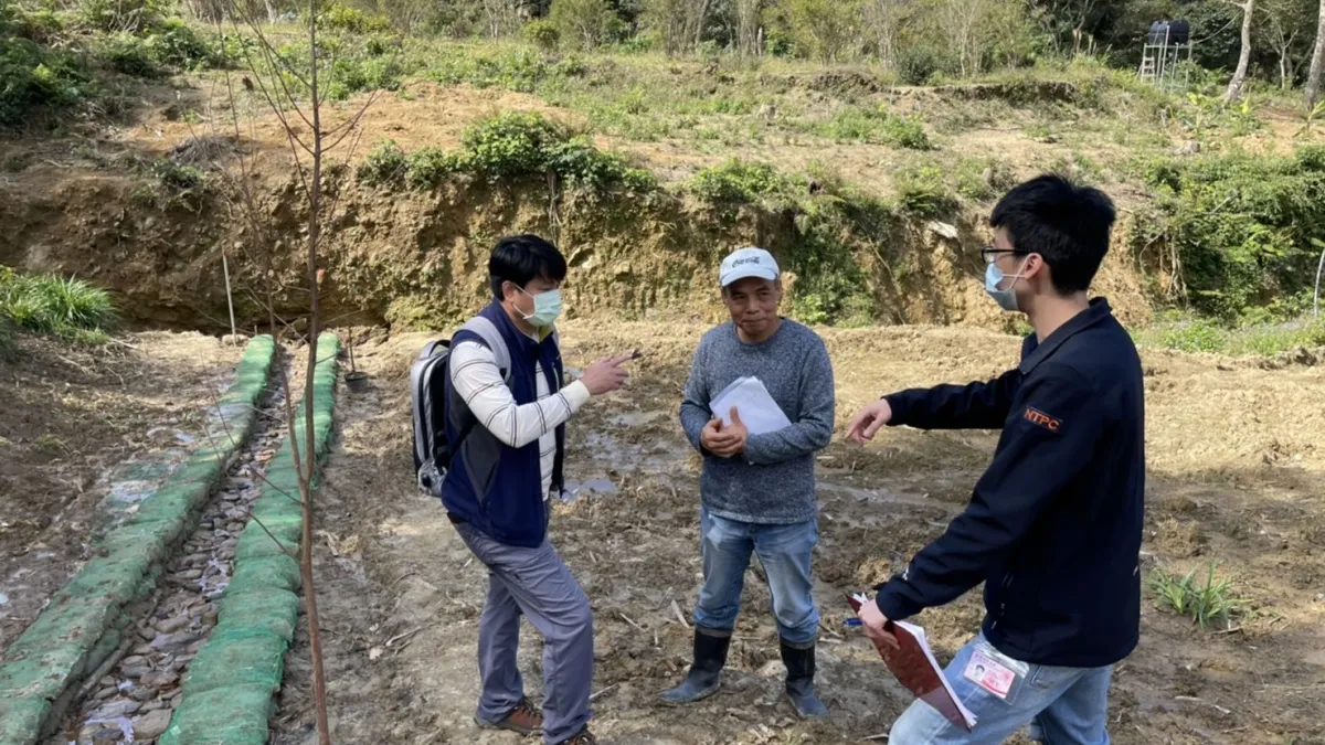 三峽區林先生向新北市農業局水土保持服務團申請農地輔導。(圖/新北市農業局提供)