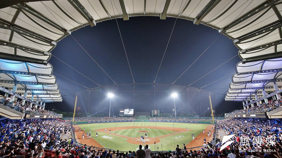 本土疫情升溫,中華職棒大聯盟12日緊急宣布,暫停開放球迷入場觀賽。示意圖。(資料照,盧逸峰攝) 本土疫情升溫,中華職棒大聯盟12日緊急宣布,暫停開放球迷入場觀賽。示意圖。(資料照,盧逸峰攝)