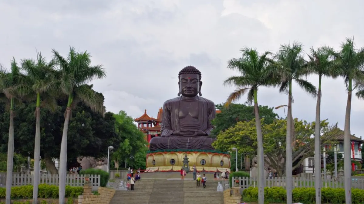 根據觀光署統計,2026年2月苗栗的景點到訪人次前三名分別是「鹿港老街及周邊地區」、「田尾公路花園」以及「溪州公園」。(圖/取自交通部觀光局-觀光資訊網)