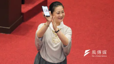 南韓總統宣布戒嚴,民進黨團也在社群媒體貼疑似附和貼文,媒體詢問黨團幹事長吳思瑤,截稿時未獲回應。(資料照片,劉偉宏攝)