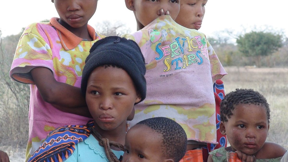 非洲各國過去受到不同國家殖民,並出口了許多東西,在他們自願輸出的物品中,依據著紅、金、綠、黑象徵色的思想,即傳達「非洲獨立」、「自由」的理想。(資料照,取自FotoshopTofs@pixabay) 非洲各國過去受到不同國家殖民,並出口了許多東西,在他們自願輸出的物品中,依據著紅、金、綠、黑象徵色的思想,即傳達「非洲獨立」、「自由」的理想。(資料照,取自FotoshopTofs@pixabay)