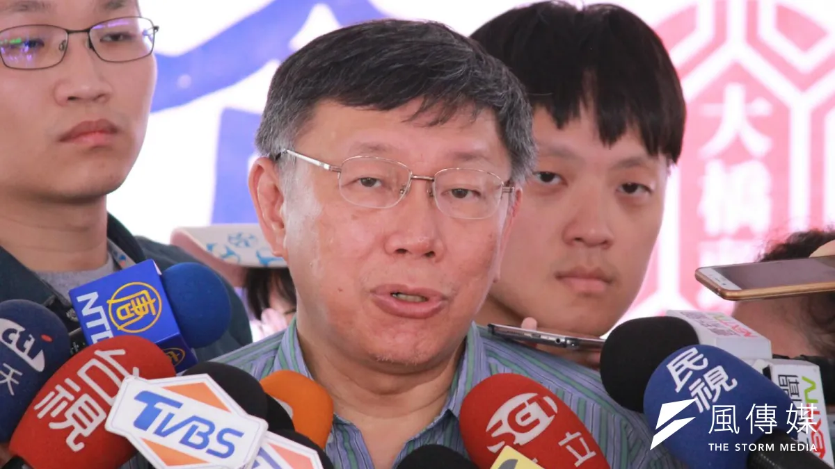 台北市長柯文哲9日上午前往迪化街,出席「台北米食文化節─粿粽傳藝五月飄香」活動。(方炳超攝)