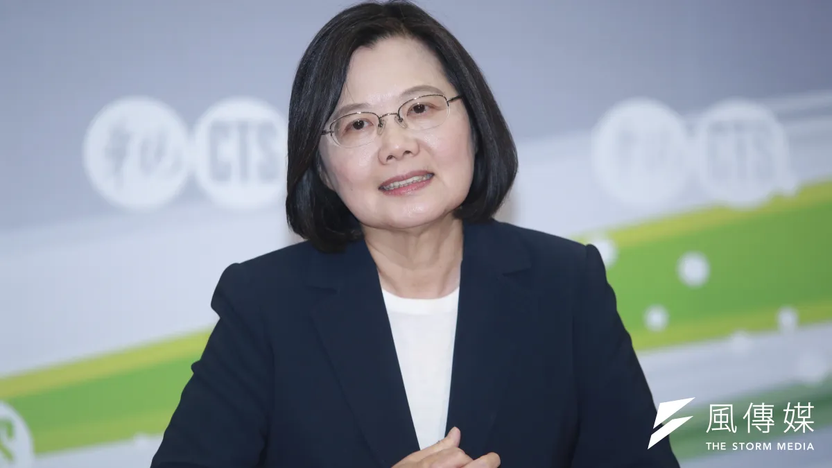 總統蔡英文(見圖)及前行政院長賴清德8日出席民進黨2020總統初選政見發表會,雙方在會中都強調稅改政績。圖為蔡英文出席會後記者會。(簡必丞攝)
