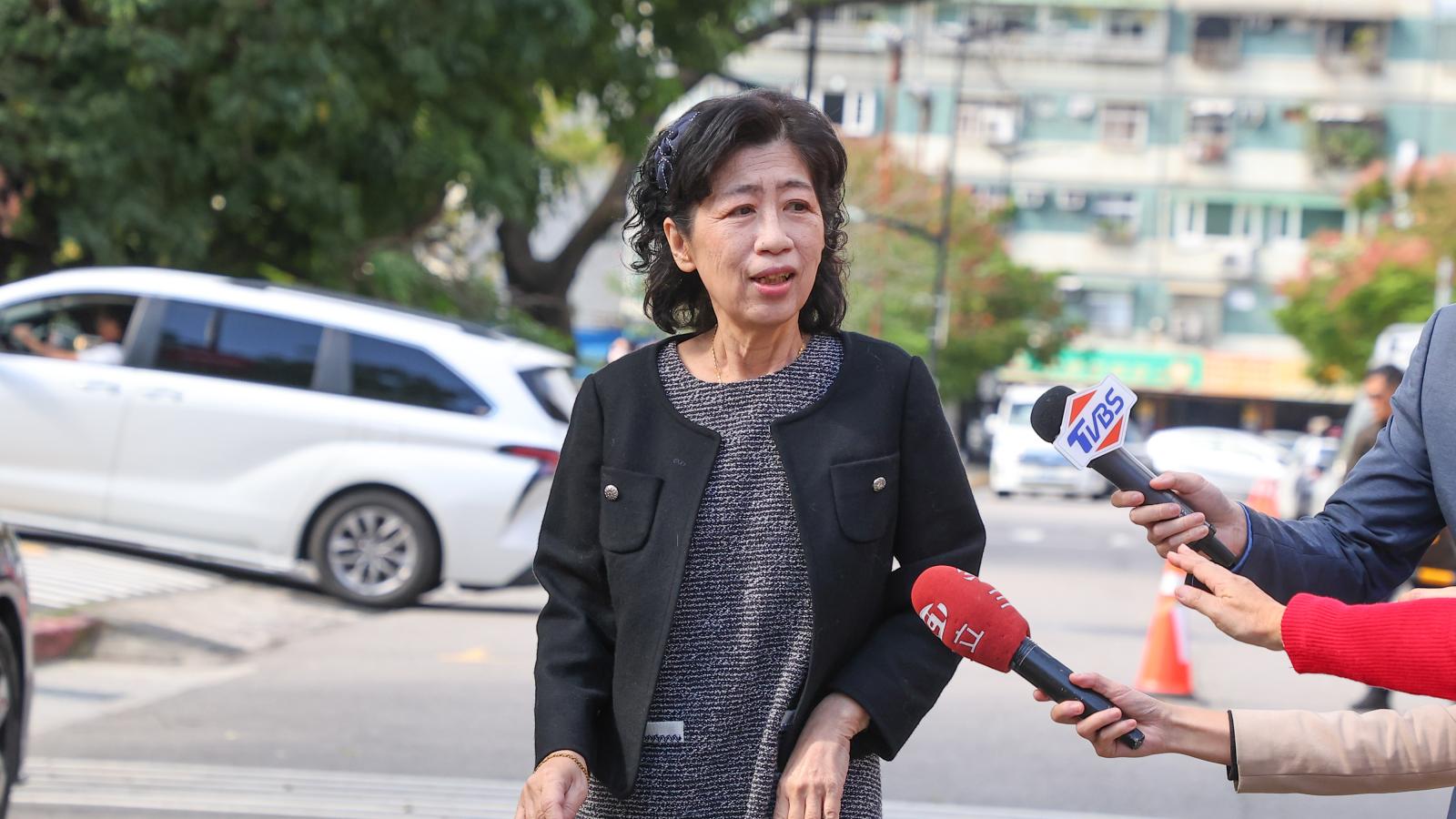 「雲端發票中獎500元也被直接扣押!」陳佩琪氣不過赴執行署申訴:連買菜的錢都扣
