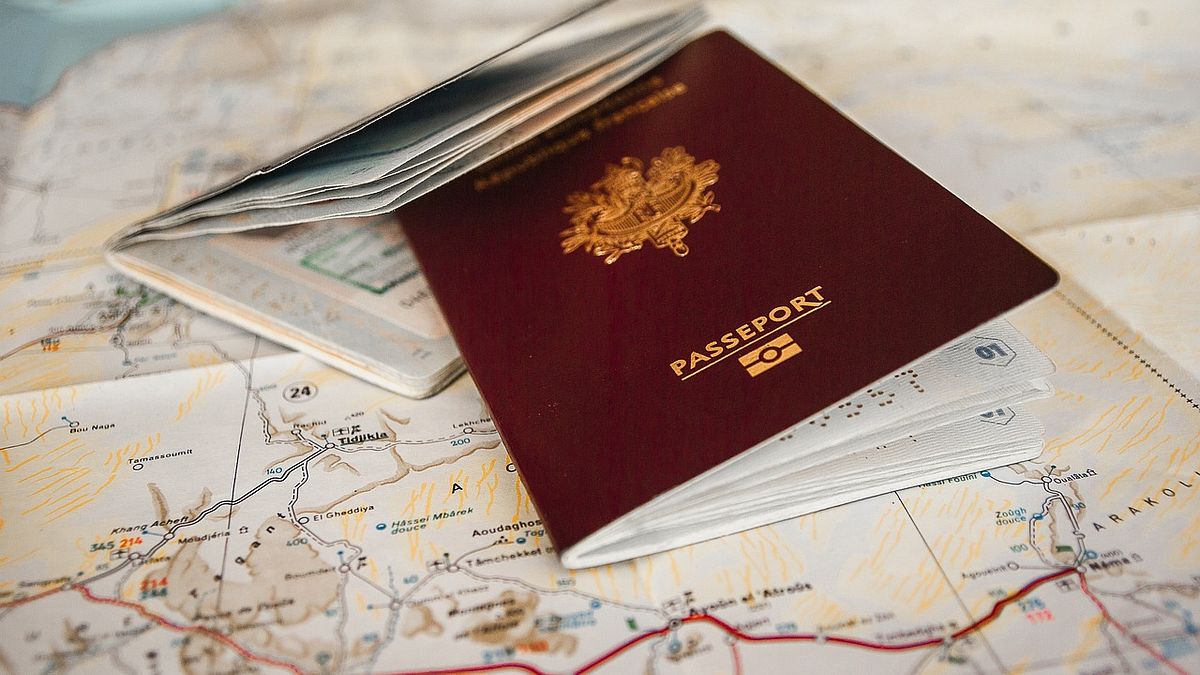 內政部下重手開鍘!又有陸配慘了「遭註銷台灣戶籍」,不能用健保、工作也泡湯