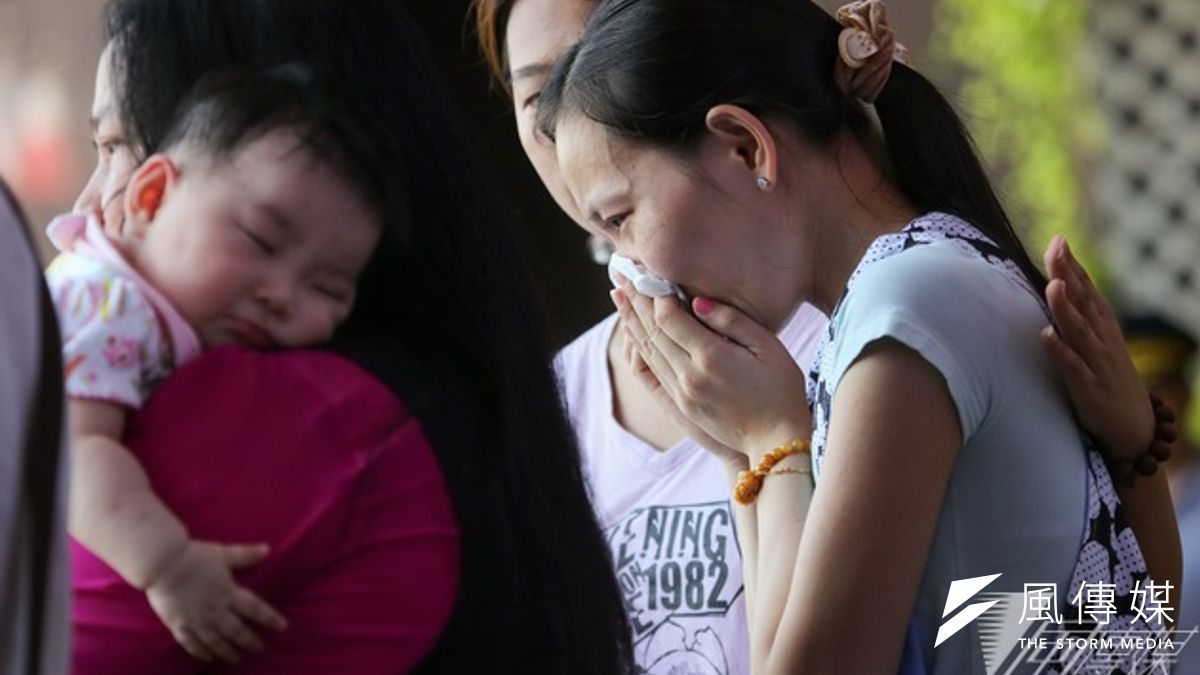 收容愛滋感染者及待遣返移工的台北市「關愛之家」,日前遭警方查訪,近日又傳出台北市社會局要求搬離的傳言,關愛之家否認此一傳言。(余志偉攝) 收容愛滋感染者及待遣返移工的台北市「關愛之家」,日前遭警方查訪,近日又傳出台北市社會局要求搬離的傳言,關愛之家否認此一傳言。(余志偉攝)