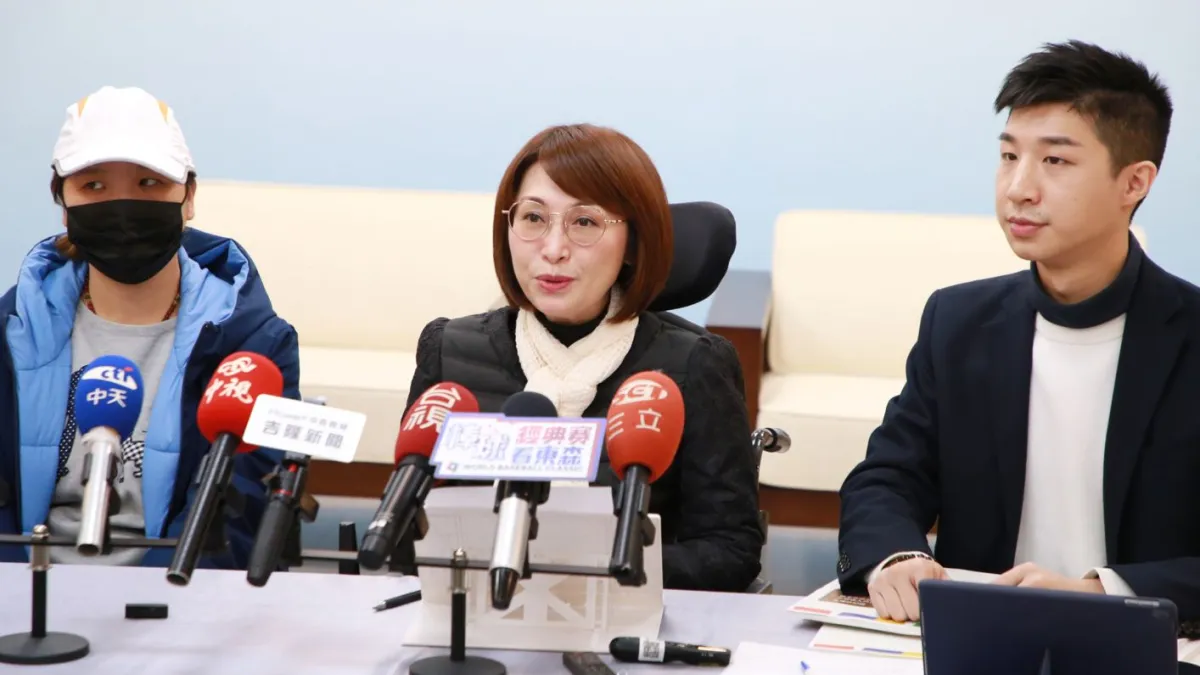 市府社會處長楊玉欣宣布發放中低收入戶1萬元染疫津貼。(圖/基隆市政府提供)