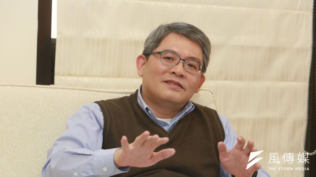 內政部營建署指出,放寬外籍營造工是為解決缺工問題,非涉及房價議題。圖為內政部次長花敬群。(資料照,柯承惠攝) 內政部營建署指出,放寬外籍營造工是為解決缺工問題,非涉及房價議題。圖為內政部次長花敬群。(資料照,柯承惠攝)