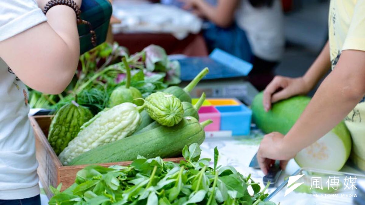 作者認為,政府應該針對每項農漁產品的規模、數量、特色、品質等先設定好目標市場,再以專區方式從生產面開始採取符合該目標市場規範,穩定台灣農業產銷供需。 (資料照,取自蔡培慧臉書) 作者認為,政府應該針對每項農漁產品的規模、數量、特色、品質等先設定好目標市場,再以專區方式從生產面開始採取符合該目標市場規範,穩定台灣農業產銷供需。 (資料照,取自蔡培慧臉書)
