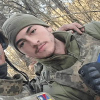 ウクライナで戦死した呉忠達と戦友との写真。(フェイスブックより転載/中華民国海兵隊予備役下士官全国協会)協會) ウクライナで戦死した呉忠達と戦友との写真。(フェイスブックより転載/中華民国海兵隊予備役下士官全国協会)協會)